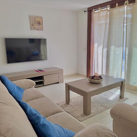 Appartamento Ibiscus カンニジョネ エクステリア 写真